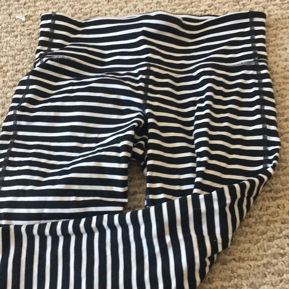 Athleta cropped striped leggings